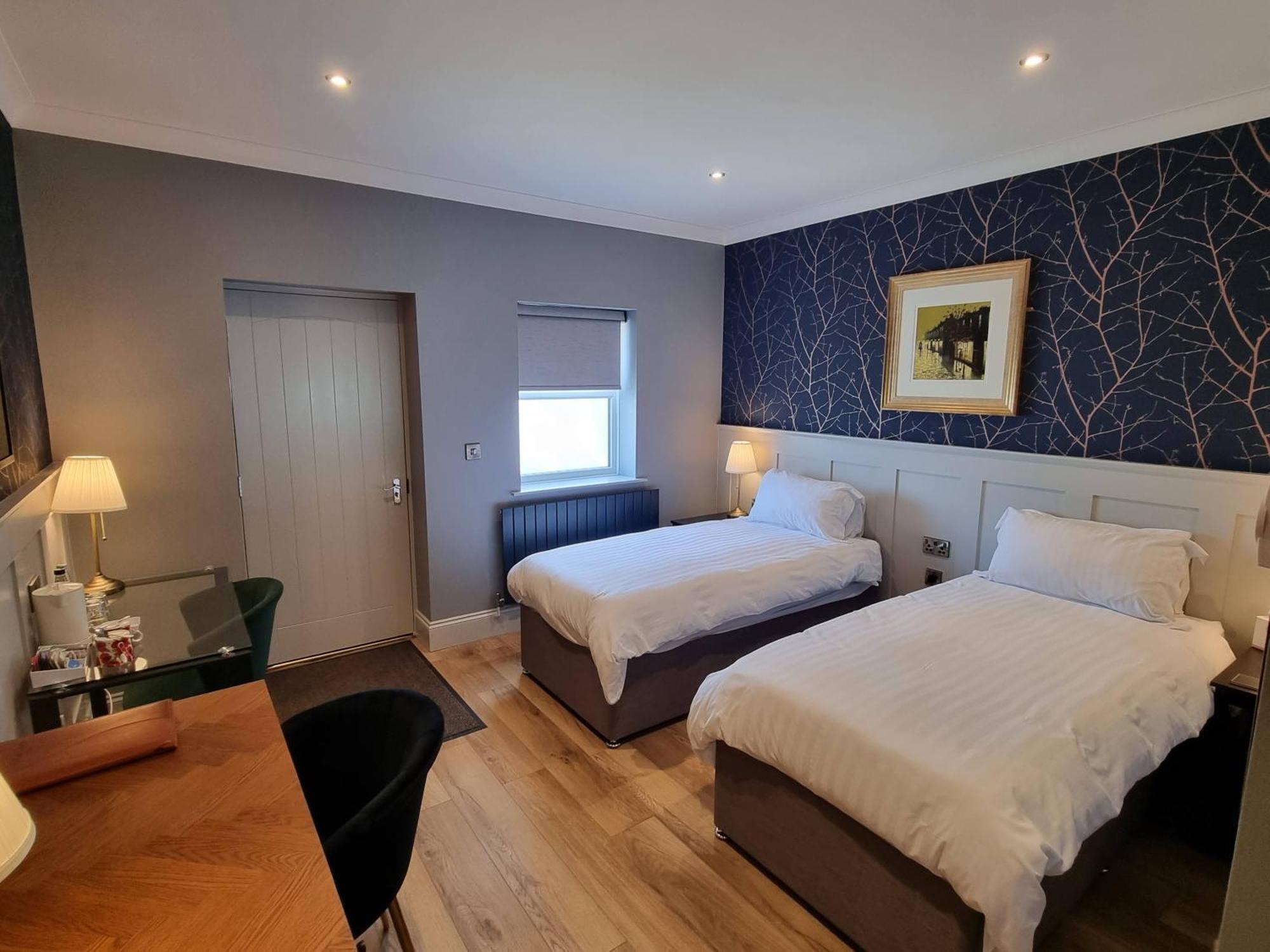 White Horse Inn & Restaurant Stoke Albany Екстериор снимка